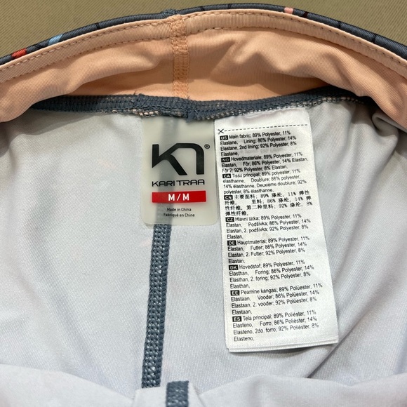 NWT Kari Traa Floral Design Capri Leggings - Picture 3 of 4